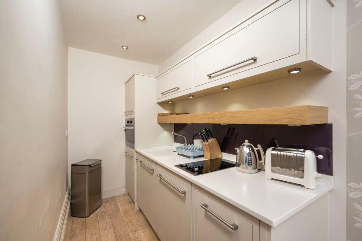 Charming Chelsea Studio Your Cozy Urban Retreat Лондон Экстерьер фото